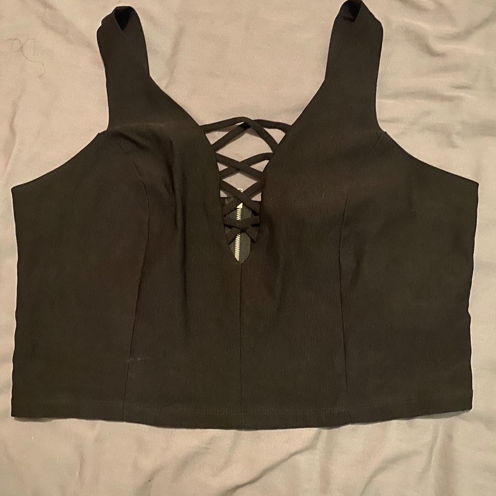 Black xl crop top with gold zipper on back